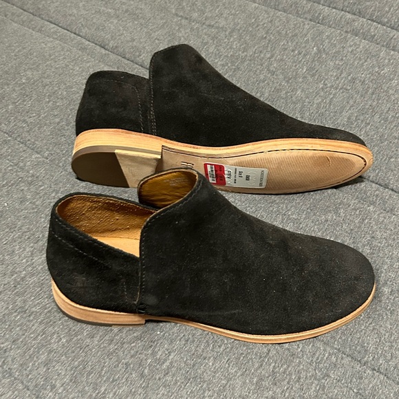 NEW FRYE Suede Elyssa Women’s Booties Black Size 8 - Picture 6 of 7